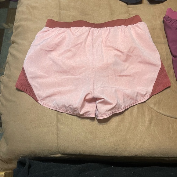 Under armor shorts - Picture 12 of 12